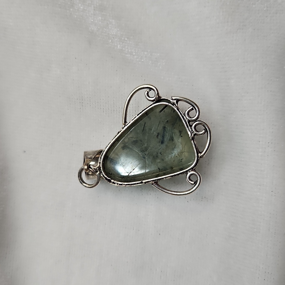 Green Prehnite Natural Gemstone Necklace Pendant Sterling Silver Plated NWOT - Picture 4 of 6